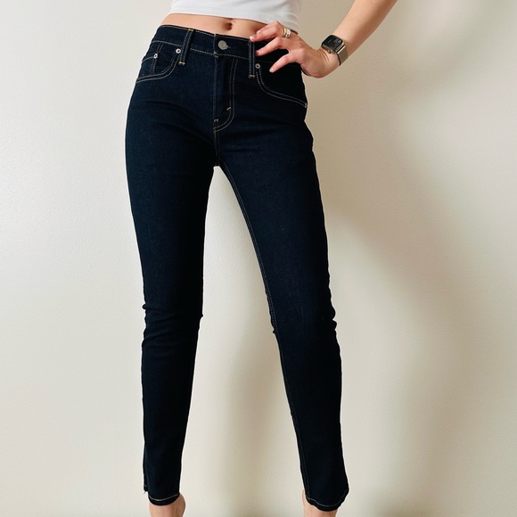 Levi's Denim - Vintage Levi’s 512 skinny dark blue 5 pocket stretchy women’s cotton denim jeans